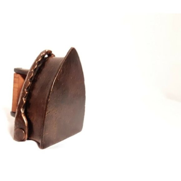 Decorative Traditional Vintage Mid Century Style Sad Iron - Picture 4 of 11